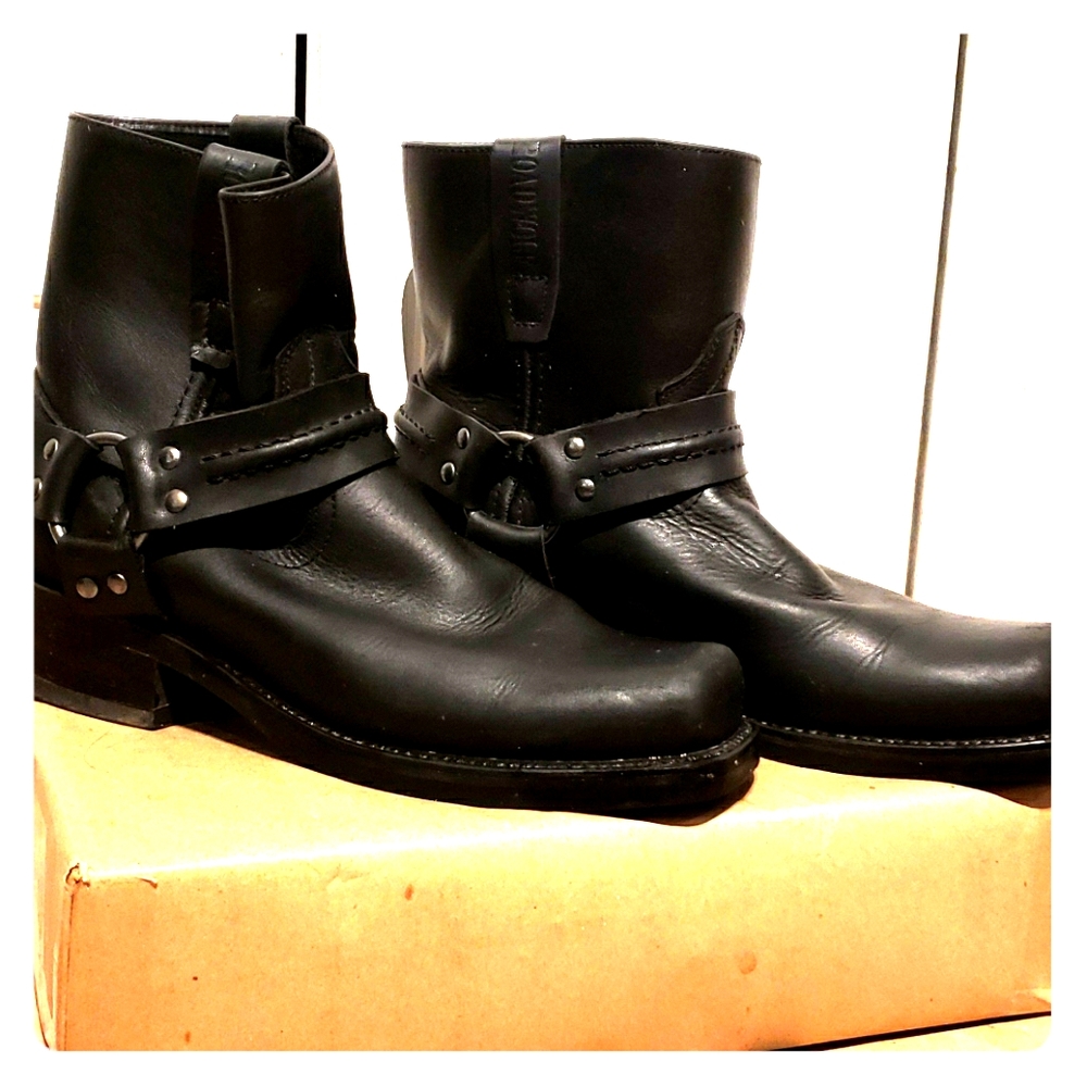 Motorcycle boots